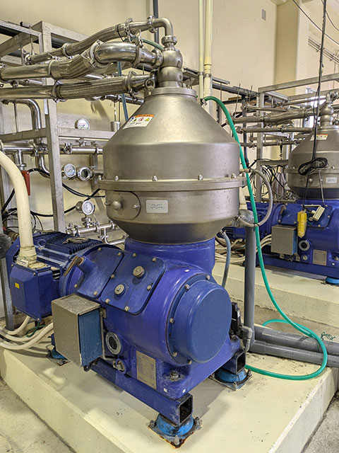 八重山殖産に設置されたディスク型遠心分離機